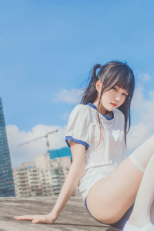 《年轻女教师》在线播放